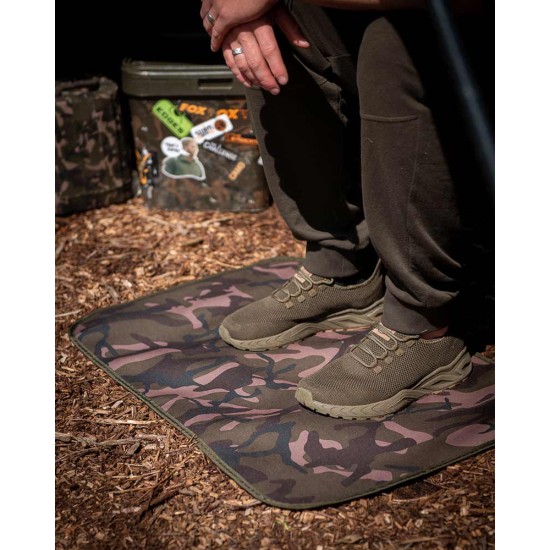Covoraș pentru cort Fox Camolite Bivvy Mat XL, 100cm x 62cm
