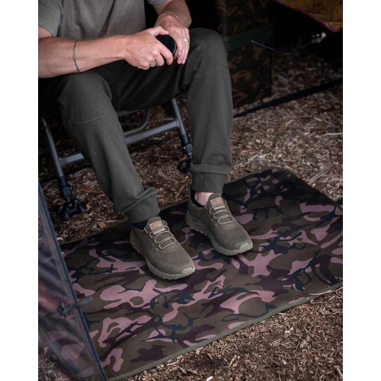 Covoraș pentru cort Fox Camolite Bivvy Mat XL, 100cm x 62cm