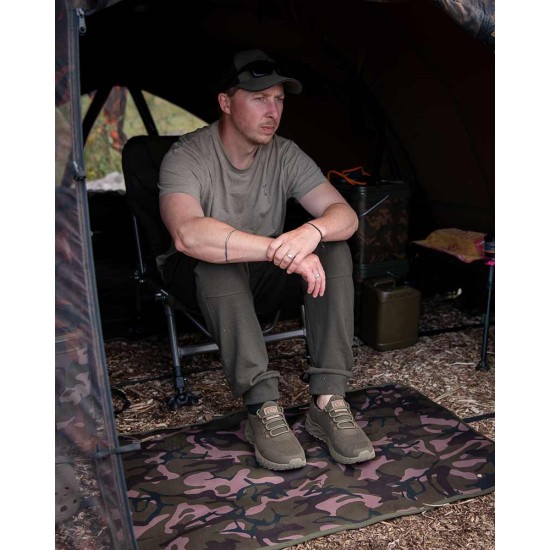 Covoraș pentru cort Fox Camolite Bivvy Mat XL, 100cm x 62cm