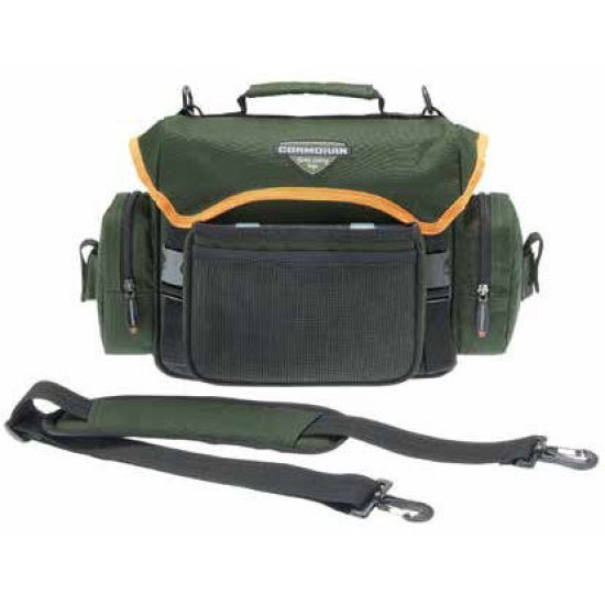 Geantă pentru năluci + 3 cutii Cormoran 5002, 40x15x21cm Geantă pentru năluci + 3 cutii Cormoran 5002, 40x15x21cm