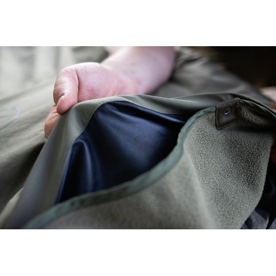 Pătură Korda Dry Kore Waterproof Bedchair Cover