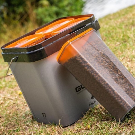 Găleată + 4 cutii nadă Guru Plus Four Bucket System, 17L Găleată + 4 cutii nadă Guru Plus Four Bucket System, 17L