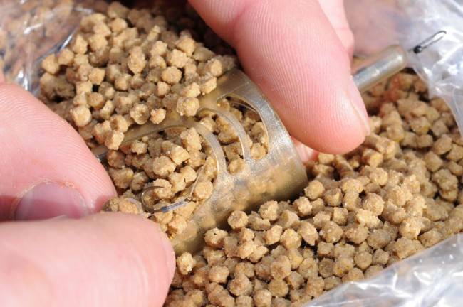 Momitor Guru In-Line Pellet Feeder, Large, 28g, 1buc/blister