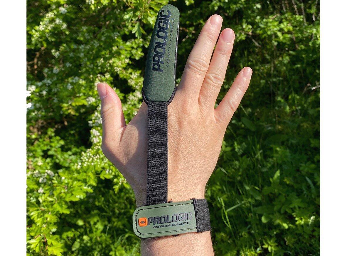 Degetar neopren Prologic Finger Protector, Green Olive/Black