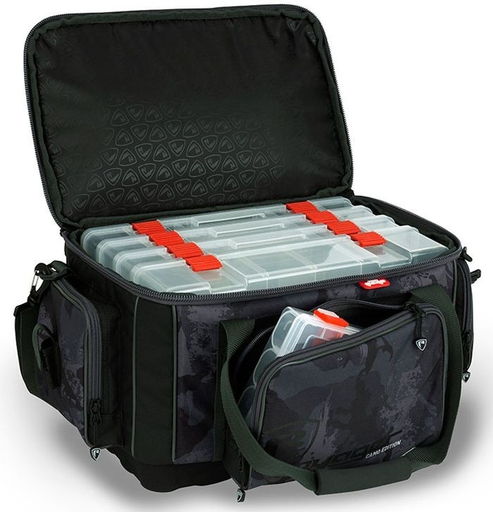 GEANTĂ SPINNING FOX RAGE VOYAGER® CAMO CARRYALL LARGE + 5 CUTII PENTRU NĂLUCI 38X24X28CM