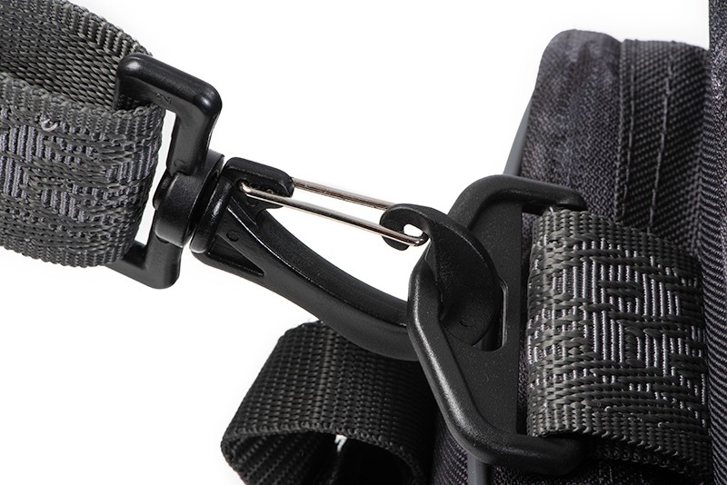 GEANTĂ FOX RAGE VOYAGER® CAMO LARGE CARRYALL