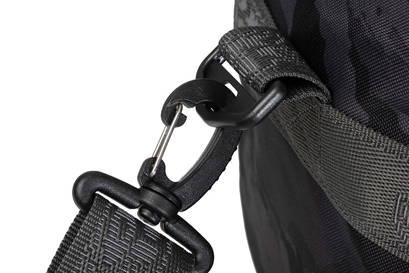 GEANTĂ FOX RAGE VOYAGER® CAMO MEDIUM HOLDALL