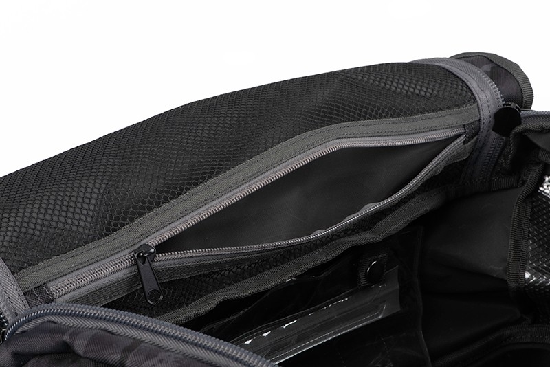 GEANTĂ FOX RAGE VOYAGER® CAMO MEDIUM HOLDALL