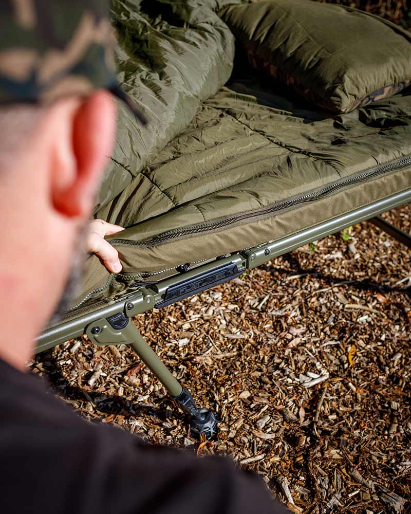 Set pat Fox Flatliner X + Sac de dormit All Season System