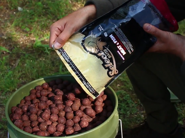 Boilies solubil Select Baits, Meat&Fish + Squid&Octopus & Cranberry, 24mm/1kg