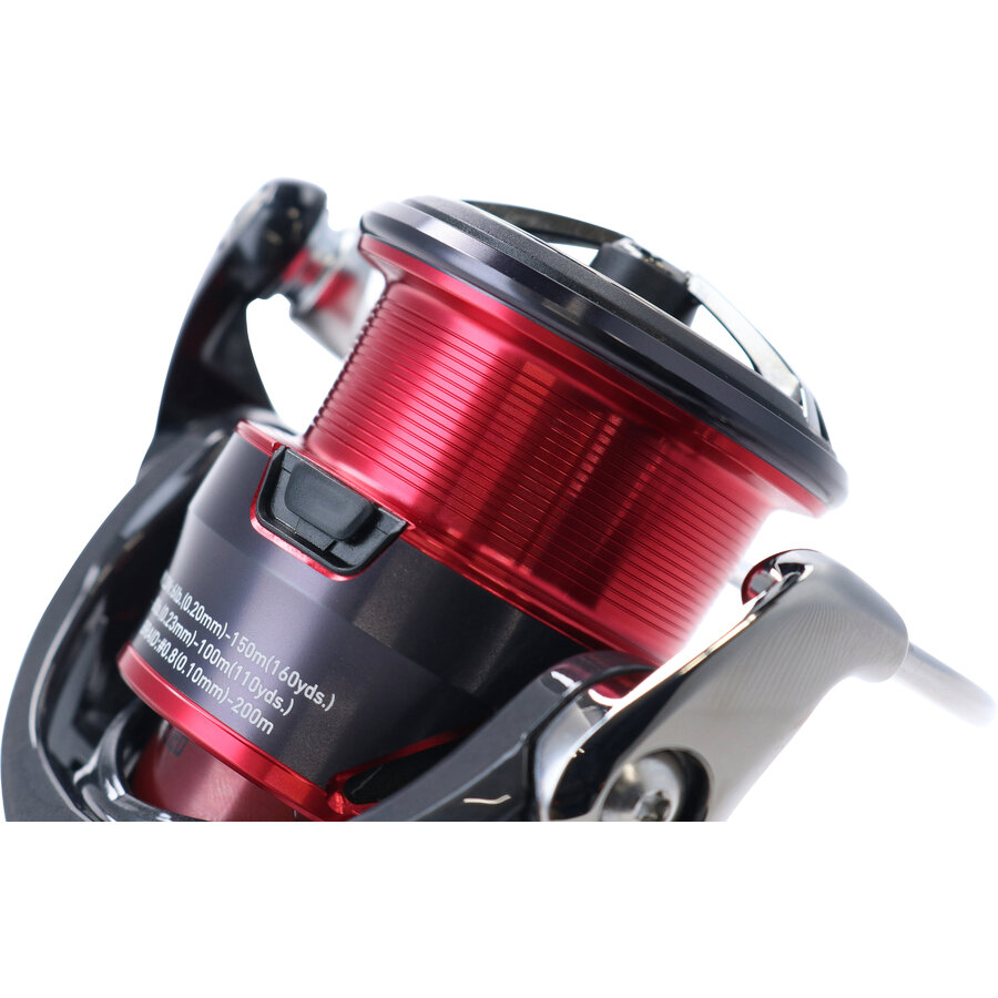 Mulinetă Daiwa Fuego LT 3000-CXH