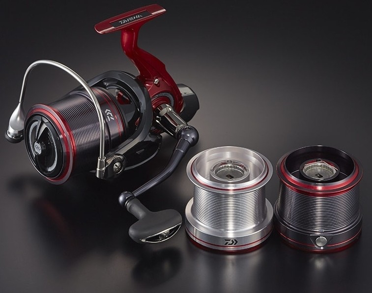 Mulinetă Daiwa Emblem Surf 45 SCW QD Type R