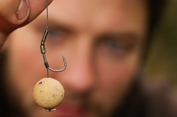 Montură Korda Carp Rig Dark Matter Wide Gape + Free Extenda Stops, Nr.10/15lbs, 1buc/blister