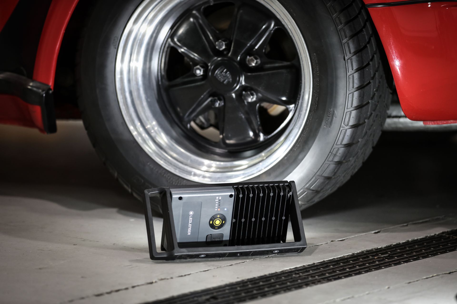 Lanternă magnetică reîncărcabilă Ledlenser IF8R Powerbank, 4500 Lumeni