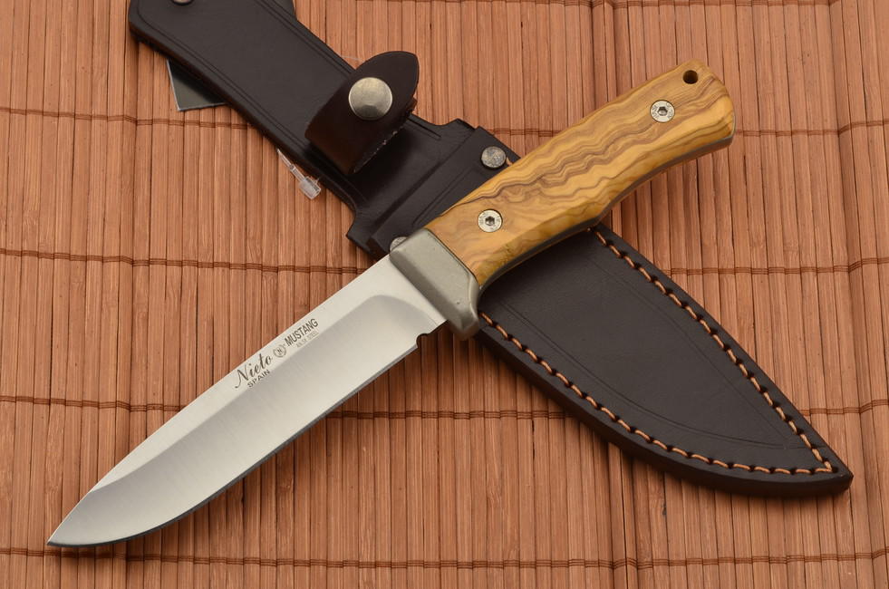 Cuțit + teacă Miguel Nieto Mustang, Lamă 14cm